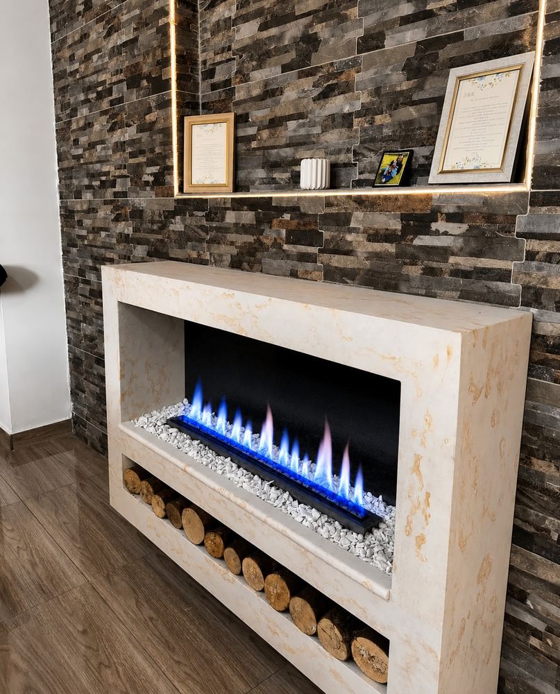 Chimenea a gas encendida